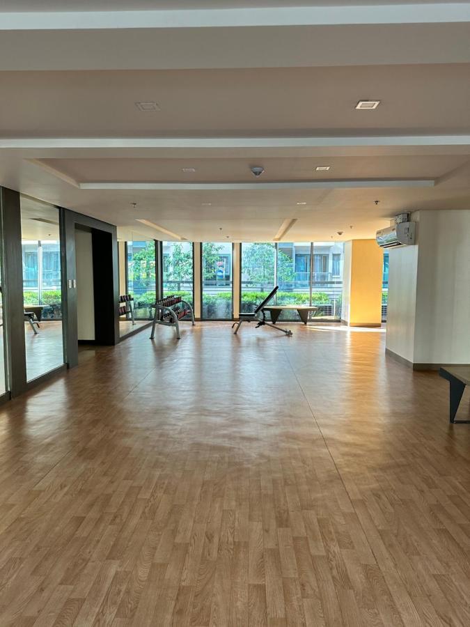 81 Newport Condominium Cluster 5 3A By Rechelle Nunag Pasay Eksteriør bilde